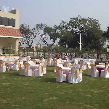Tanarika Resort Bhusāwal Esterno foto
