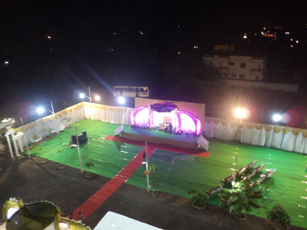Tanarika Resort Bhusāwal Esterno foto