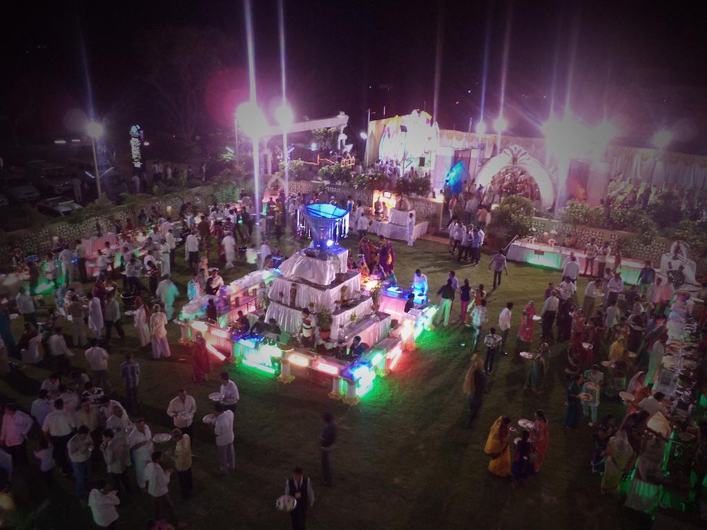 Tanarika Resort Bhusāwal Esterno foto