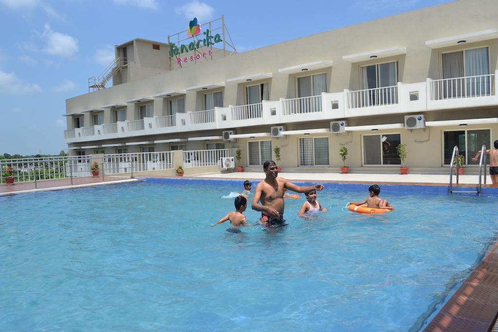 Tanarika Resort Bhusāwal Esterno foto